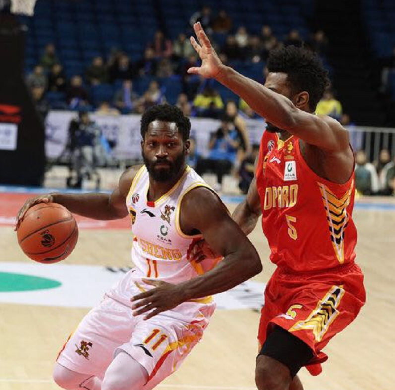 关于欧冠赛程吃紧；深圳男篮赛后强势反弹；目标明确；轮换策略成焦点的信息