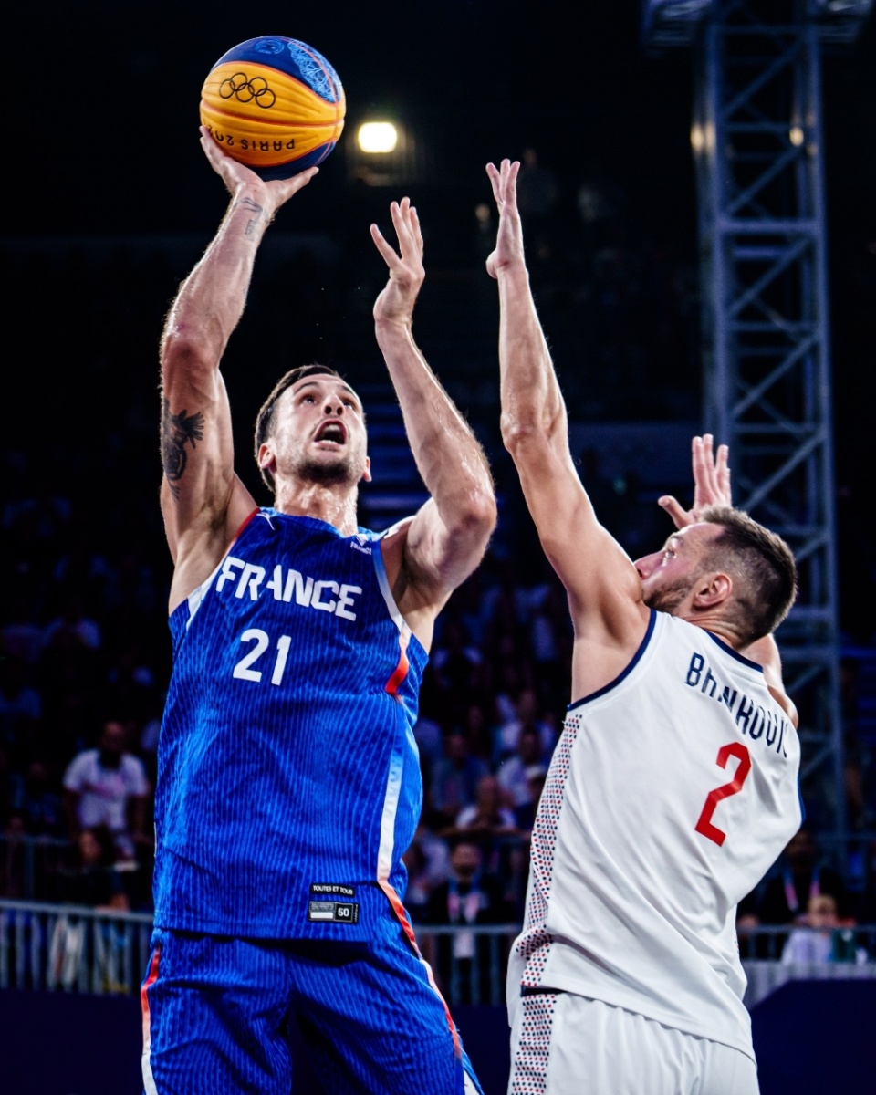 体育社区-包含法国杯赛程吃紧，武汉三镇国际比赛日篮板制胜，震撼外界，阵容厚度经受考验的词条